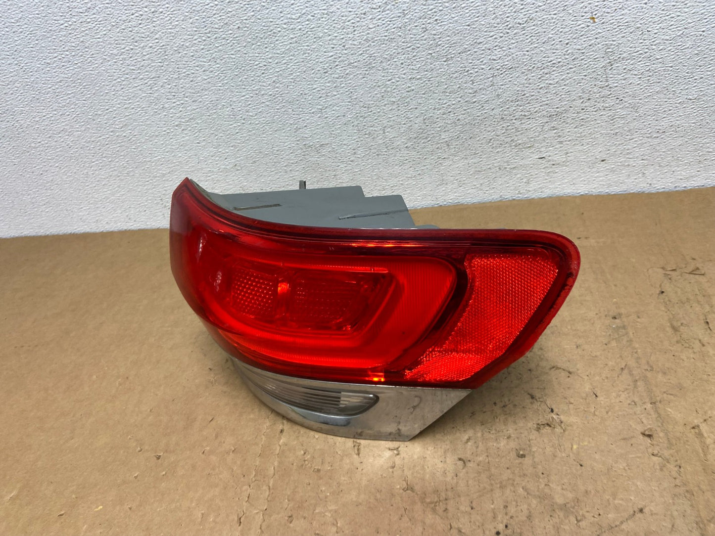 2014 - 2018 Jeep Grand Cherokee Right Passenger Rh Side Tail Light AD1374 LK1