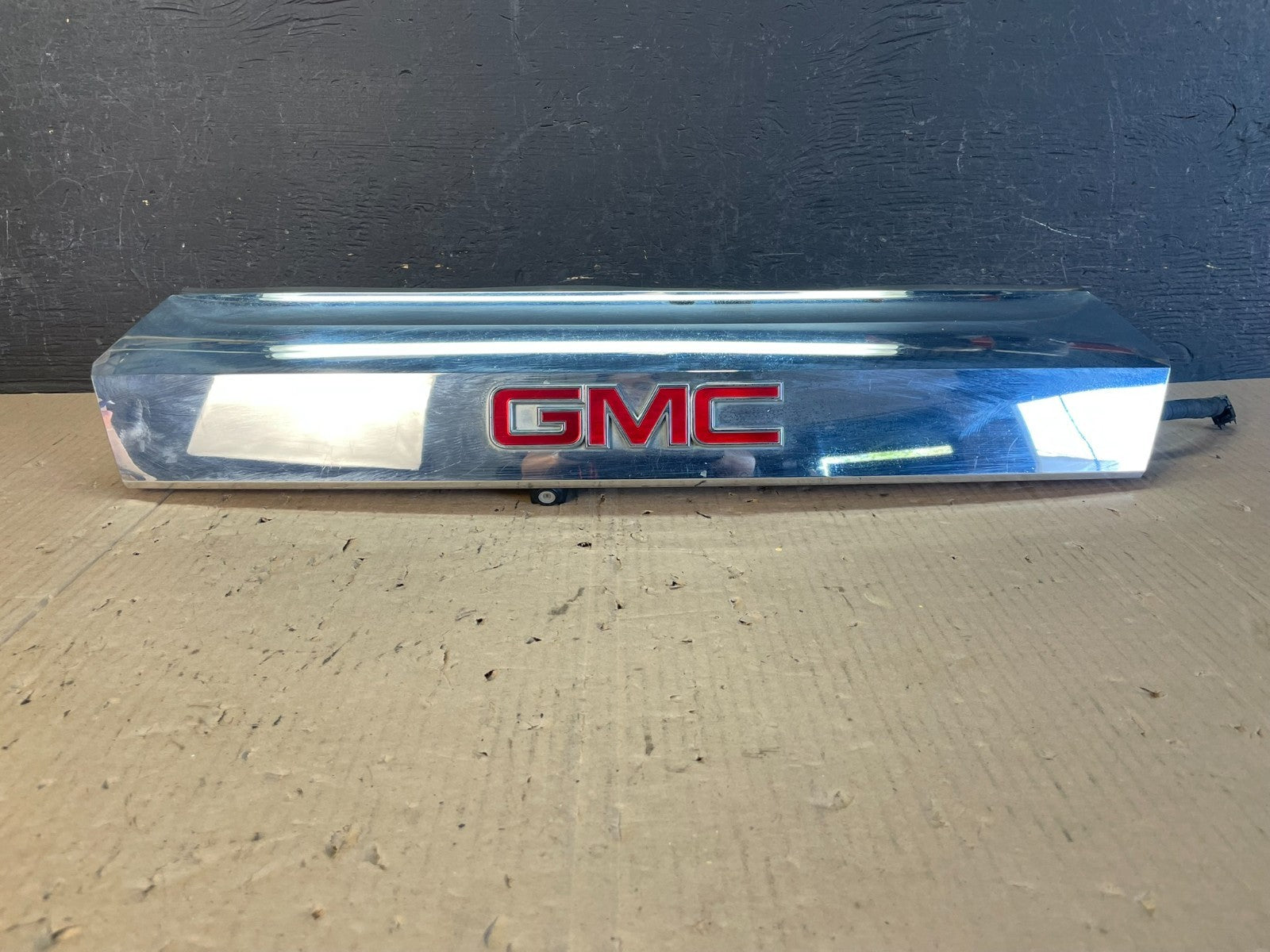 2010-2015 Gmc Terrain Lift Gate Handle Trim Back Up Camera Chrome Panel AE07660