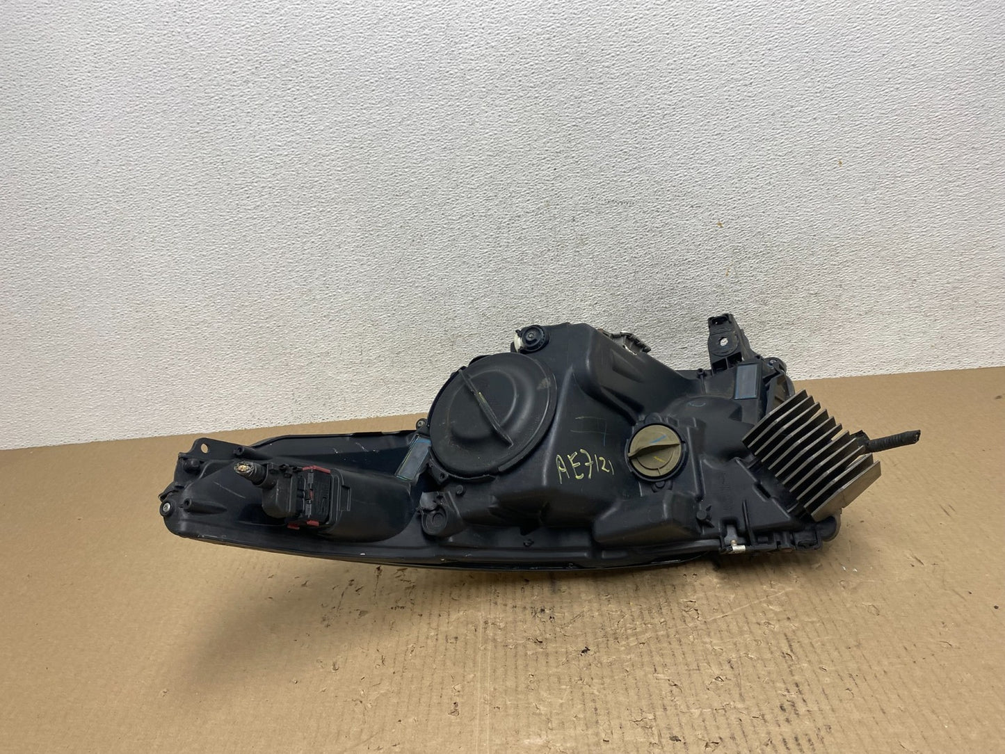 2014-2016 Cadillac XTS Left Driver LH AFS Xenon HID Headlight AE7121 DW7