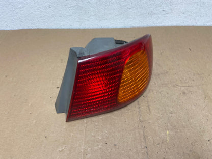 1998 1999 2000 Toyota Corolla Right Passenger Side Tail light AC5810 LK2