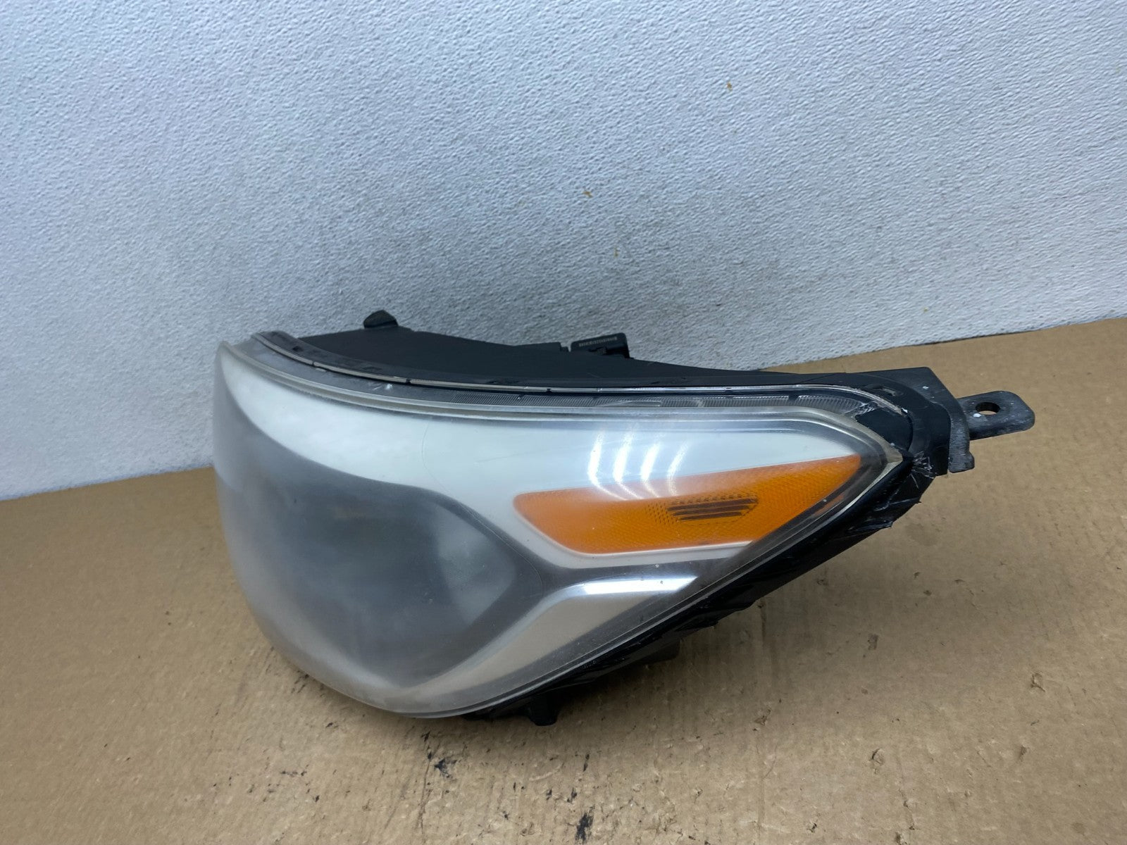 2014 - 2018 Kia Soul Left Driver LH Halogen Headlight AG2403 DW1