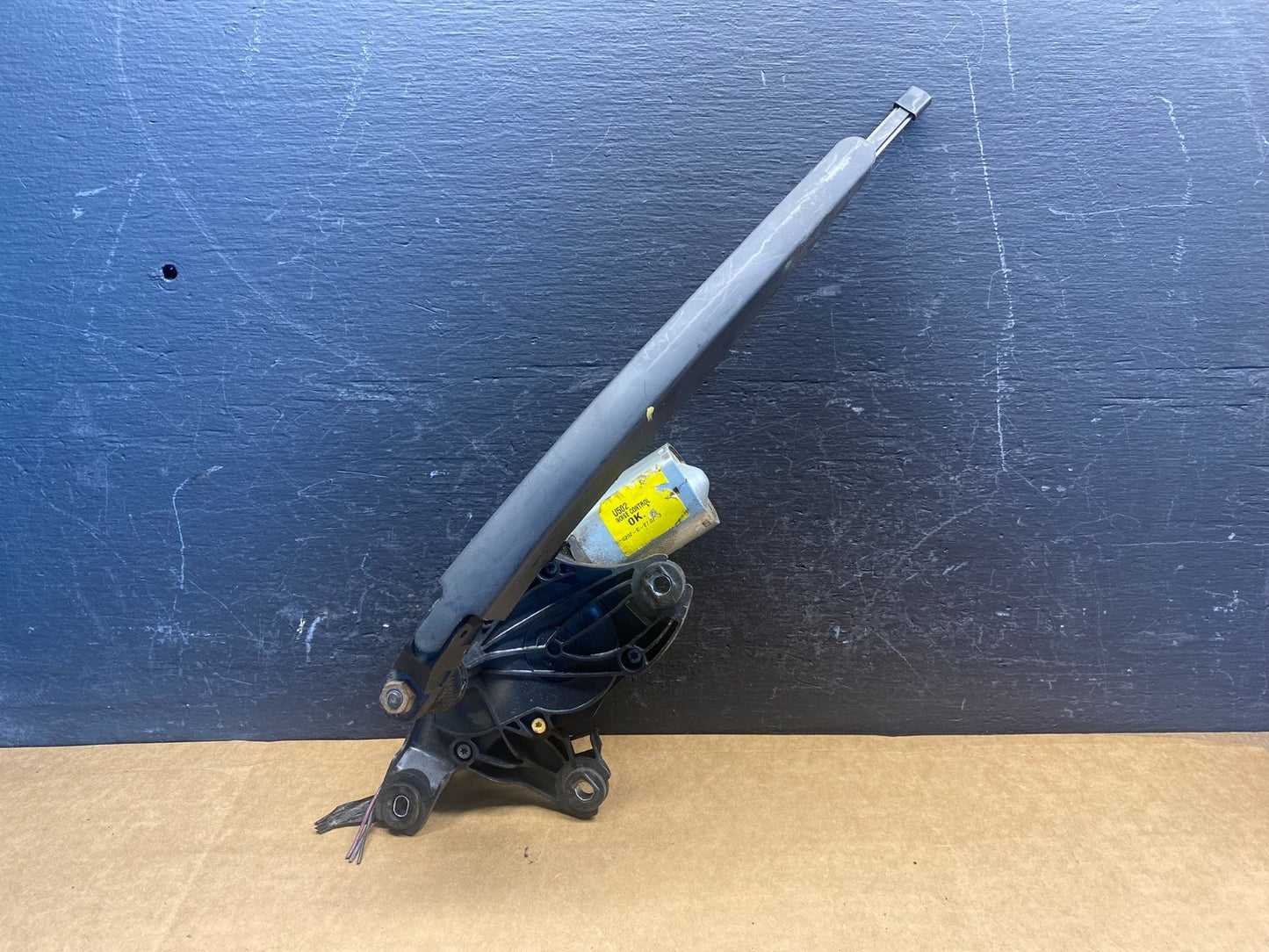 2011 to 2019 Ford Explorer Rear Windshield Wiper Motor AD7456 DG0
