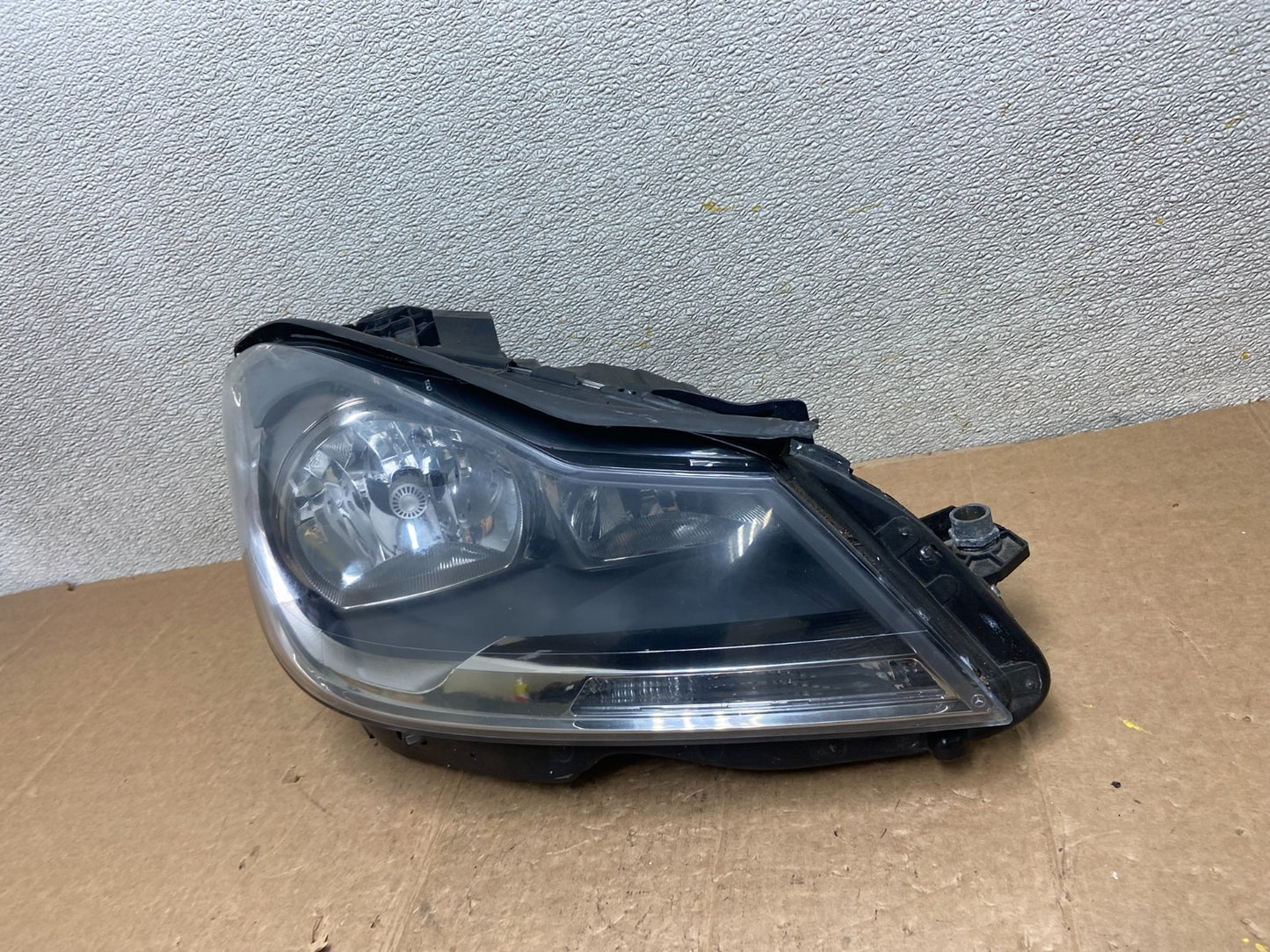 2012 to 2015 Mercedes Benz C250 Coupe Right Passenger Side Headlight ae6738 DG1