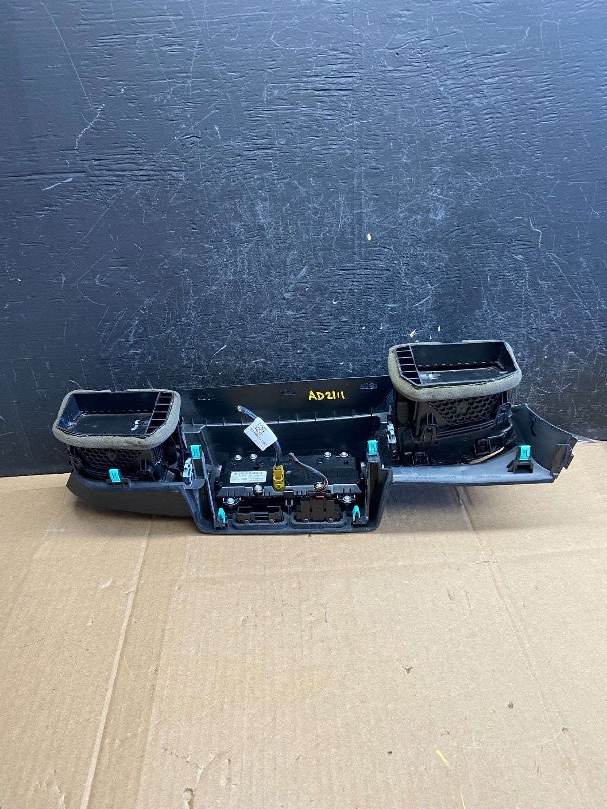 2020 to 2023 Ford Explorer Console Radio Display Screen Air Vents AD2111 DG3