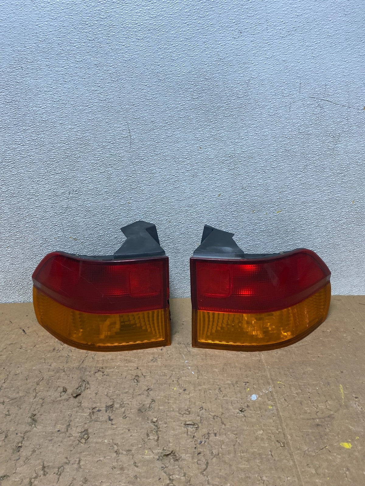 2002 2003 2004 Honda Odyssey Left+Right Side Tail Lights V8043 DW0
