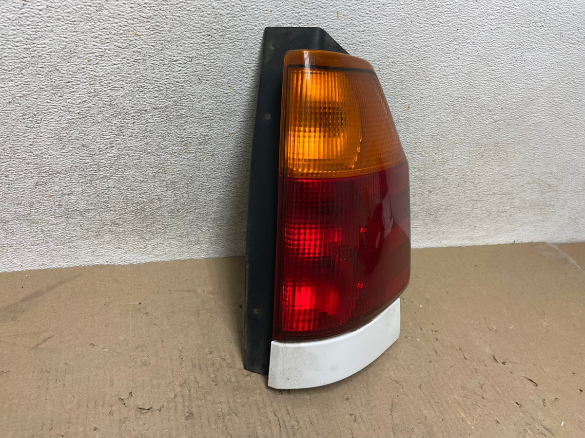 2002-2009 GMC Envoy Right Passenger RH Side Tail Light AH7671 LK1