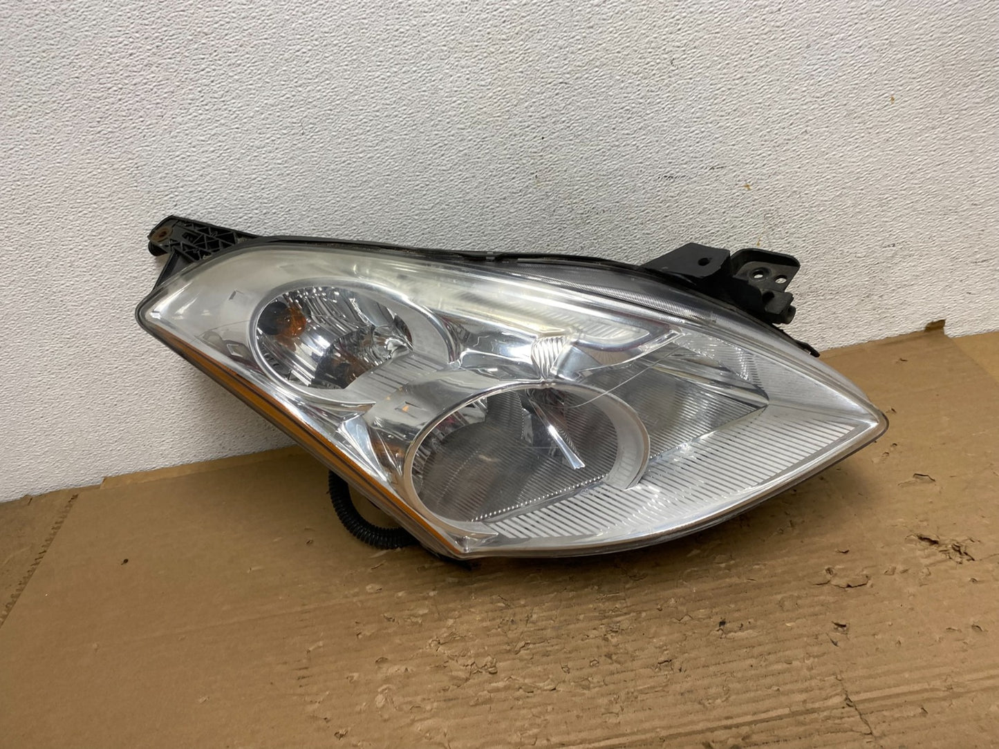 Sedan 2010 2011 2012 Nissan Altima Headlight Right Passenger Rh AD4352 DW0