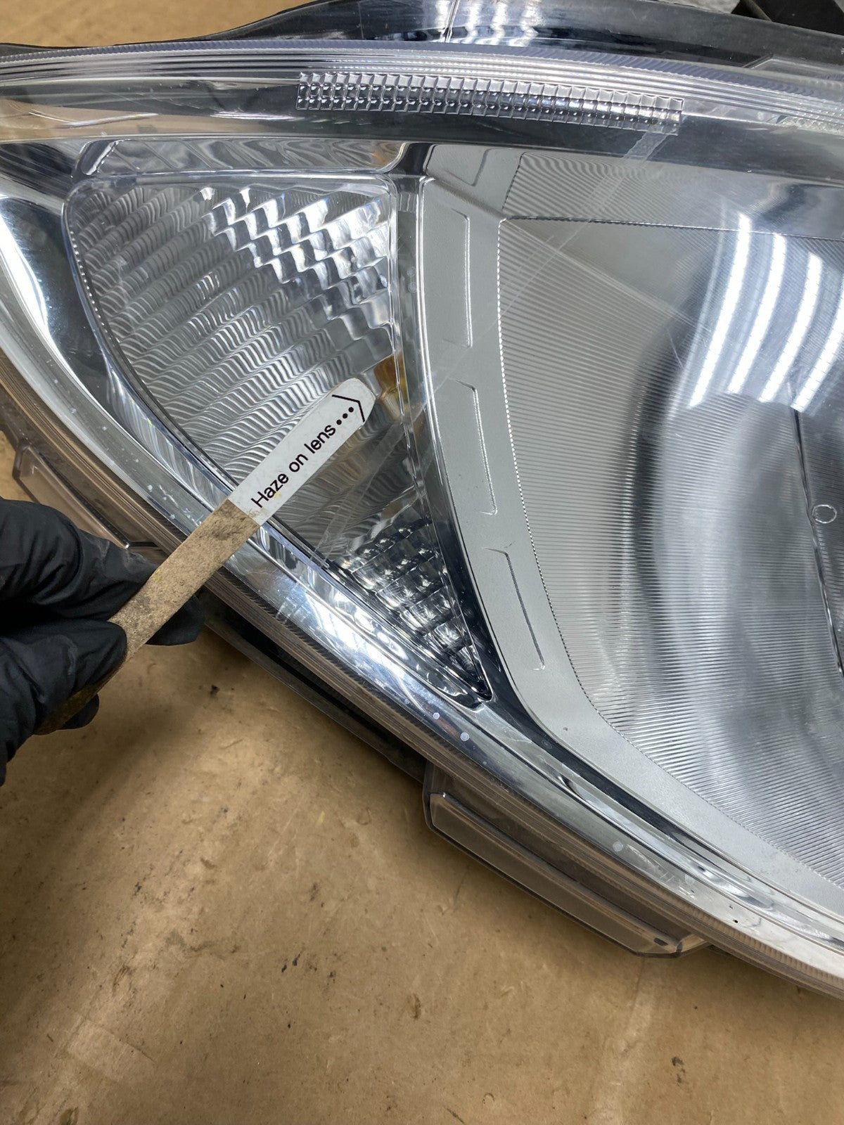 2015 to 2019 Nissan Versa Headlight Left Driver Lh Side AC8634 DW5