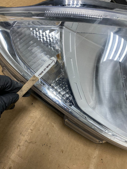 2015 to 2019 Nissan Versa Headlight Left Driver Lh Side AC8634 DW5