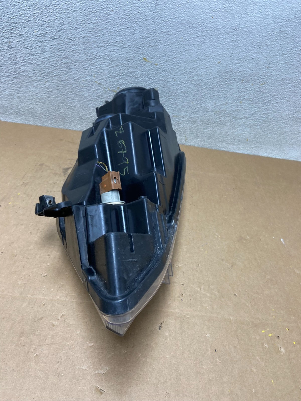 2010 2011 2012 Ford Fusion Right Passenger RH Headlight Halogen TYC Z6795 DW7