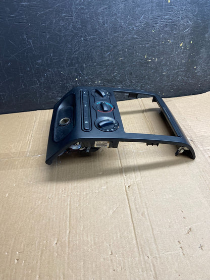 2004 to 2008 Ford F150 Radio Climate Dash Bezel Surround Black af2766 DG2