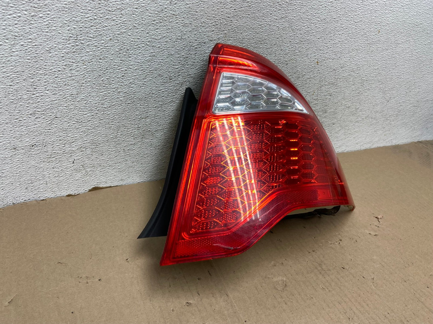 2010 2011 2012 Ford Fusion Right Passenger Side Tail Light AG6864 LK2