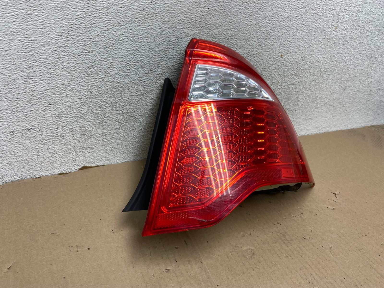 2010 2011 2012 Ford Fusion Right Passenger Side Tail Light AG6864 LK2