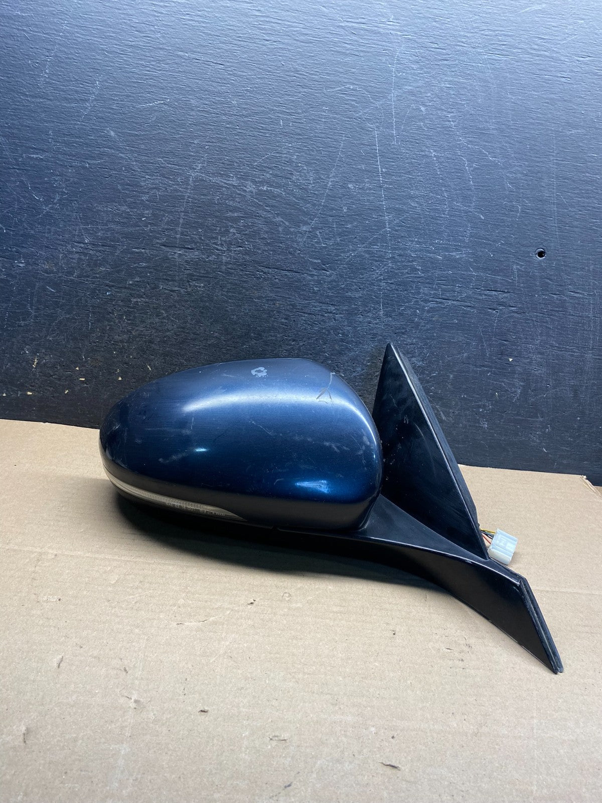 2017-2019 Kia Cadenza Right Passenger View Door Mirror Turn Signal AH9750 DG0