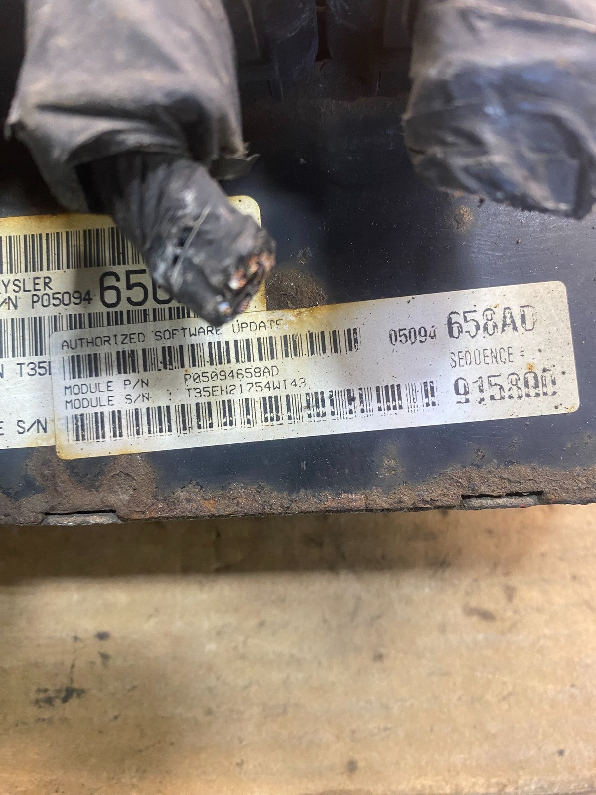 2006 Chrysler Town Country Caravan 3.3L Engine Control ECU p05094658ad AA0778 DG4