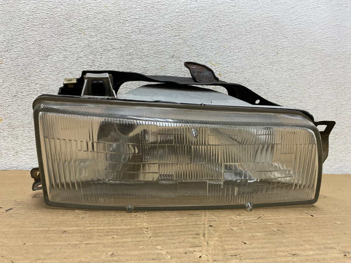 1988 to 1992 Toyota Corolla Wagon Right Passenger Side Headlight AH2307 PS0