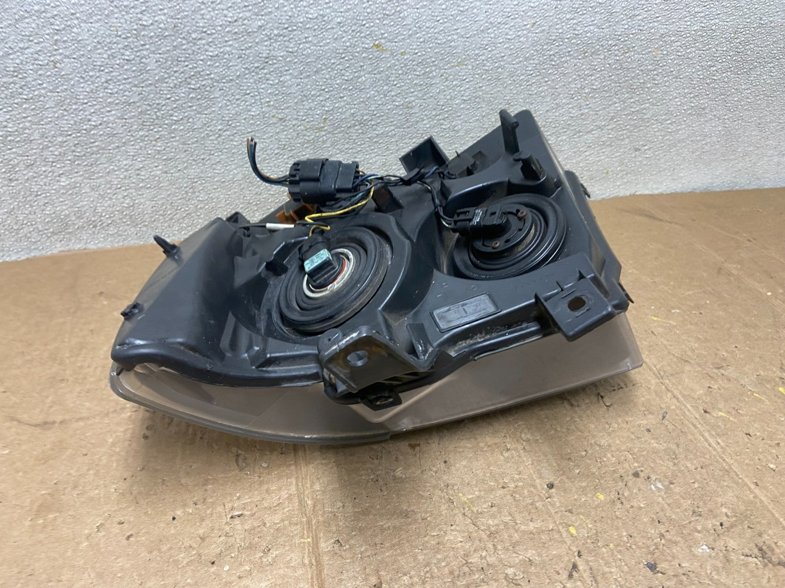 2007 to 2013 Chevrolet Suburban Tahoe Right Passenger RH Headlight Oem AA3724 DW6