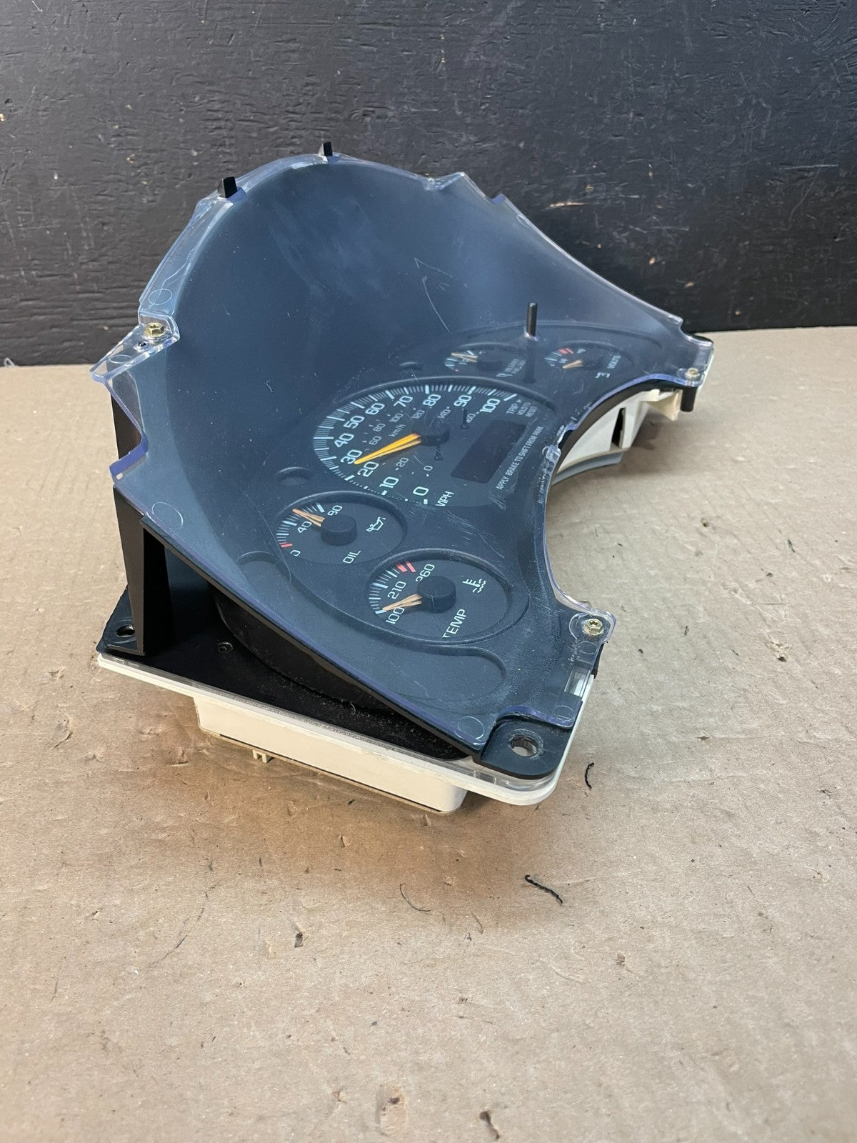 1996 to 2000 Chevrolet Express Speedometer Cluster Gauge AE3381 DG1