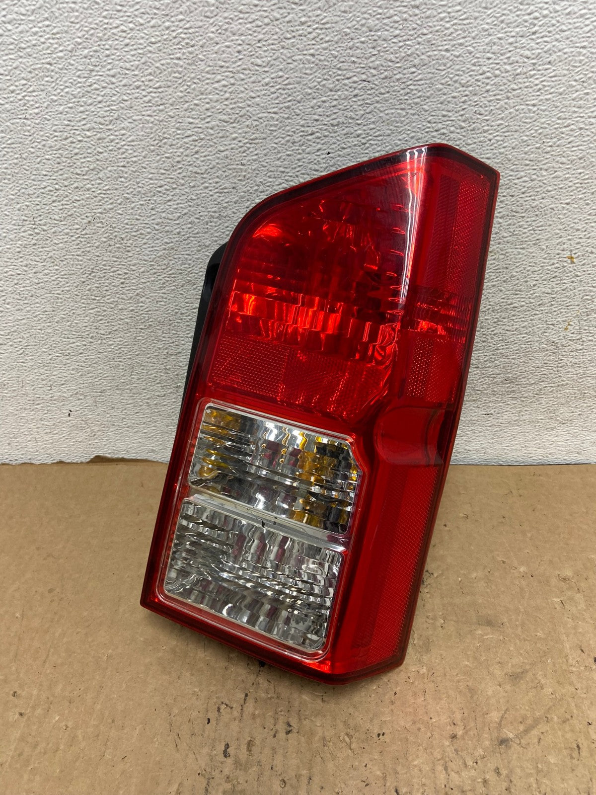 2005 to 2012 Nissan Pathfinder Right Passenger RH Side Tail Light AG2476 LK0