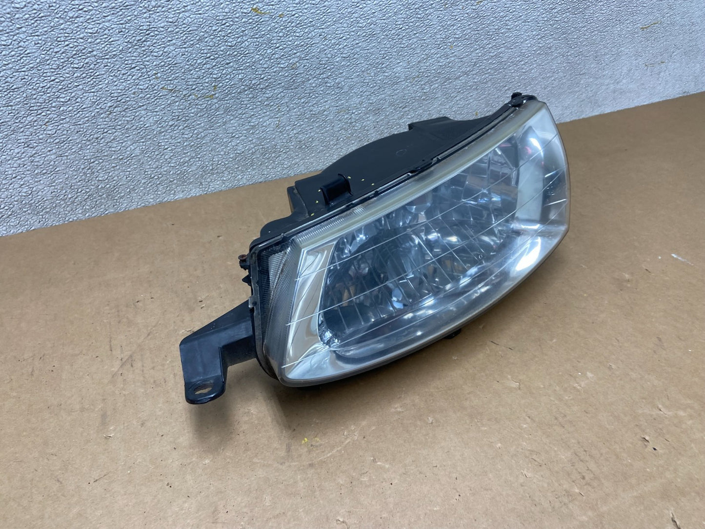 1999-2001 Toyota Solara Left Driver LH Halogen Headlight Z6668 DW2
