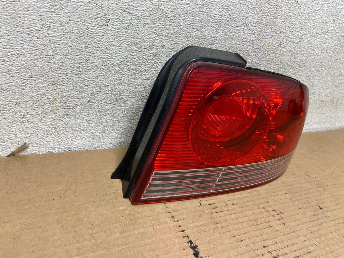 2002 - 2005 Hyundai Sonata Right Passenger RH Side Tail Light AH4063 LK1