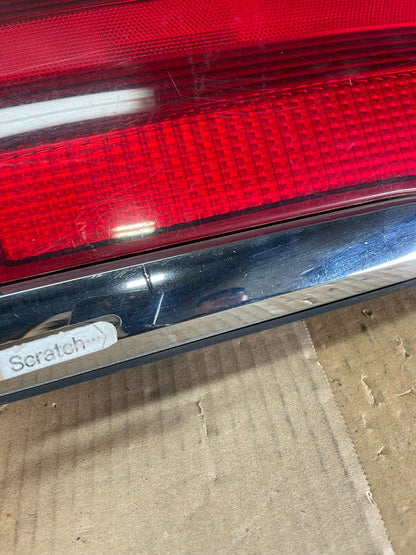2003 2004 2005 Mercury Grand Marquis Trunk Lid Center Tail Light Oem AB7995 DG3