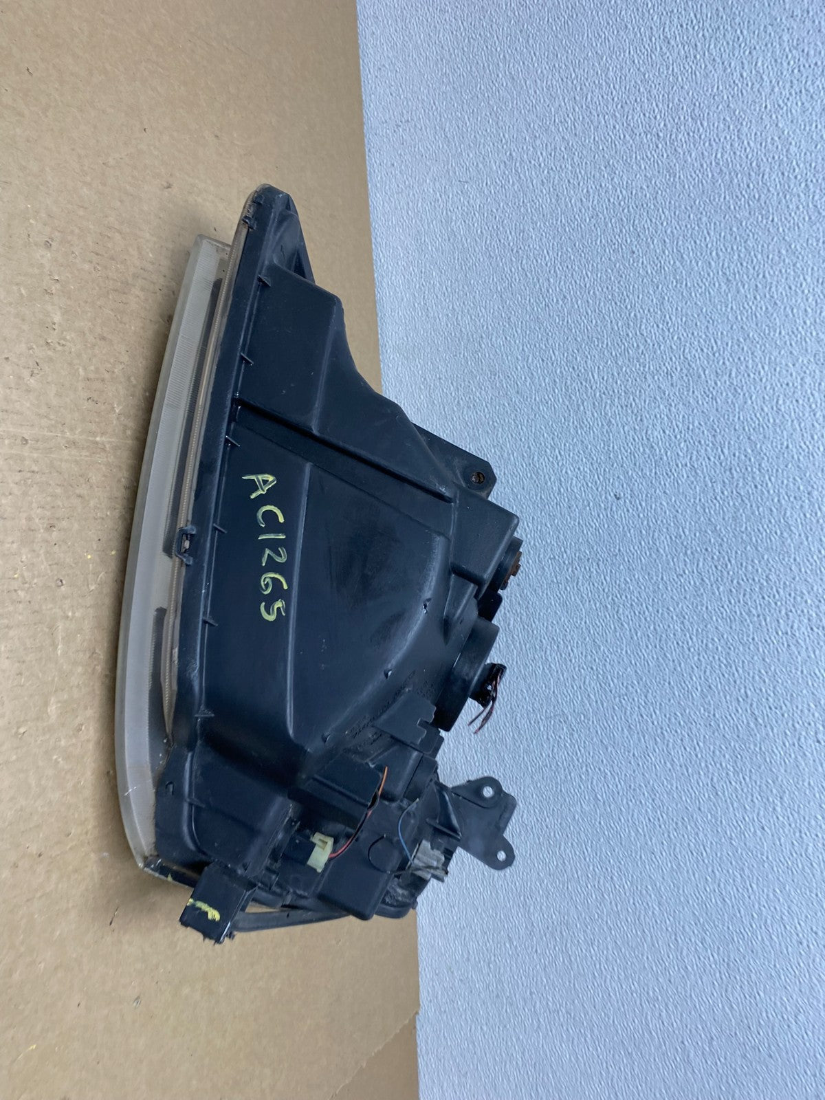 2002 to 2007 Suzuki Aerio Sedan Right Passenger  Halogen Headlight OEM ac1265 DG7