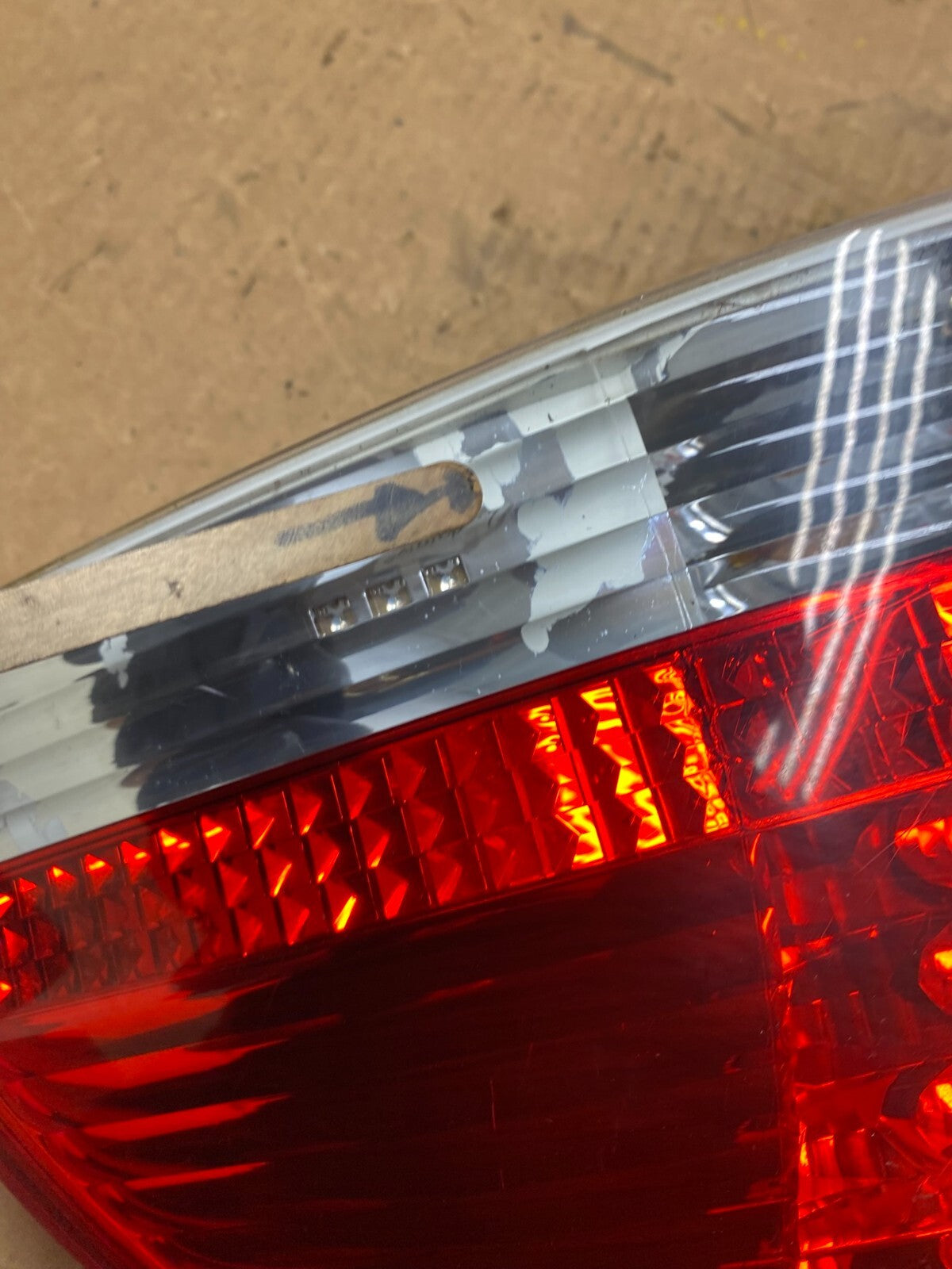 2002 to 2005 BMW 7-Series 745i 760i Right Passenger RH Side Tail Light Oem N64496