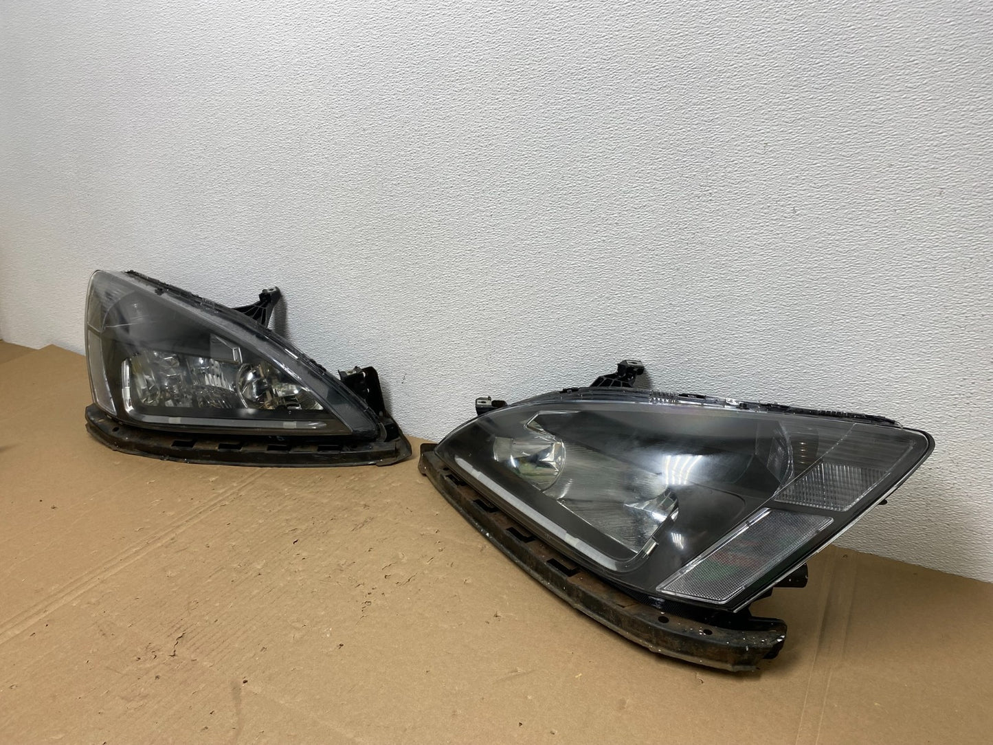 2003 - 2007 Honda Accord Left+Right Set Halogen Headlights AB6878 DW1