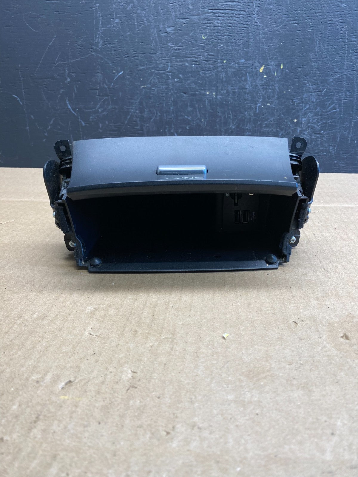2015 to 2018 Ford Edge Center Console Storage Tray AC6186 DG1