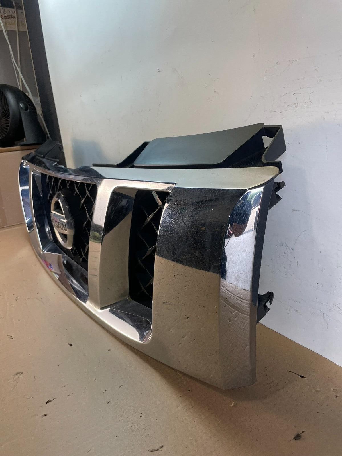 2009 to 2014 Nissan Titan Armada Front Upper Grill Grille AG7706 DG1