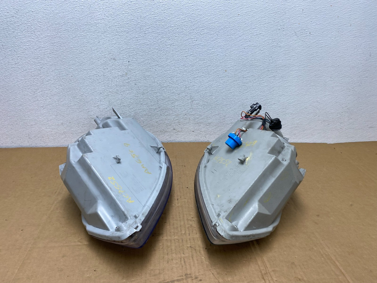 2005 - 2010 Chevrolet Cobalt Sedan Left+Right Set Headlights AC7552 DW12