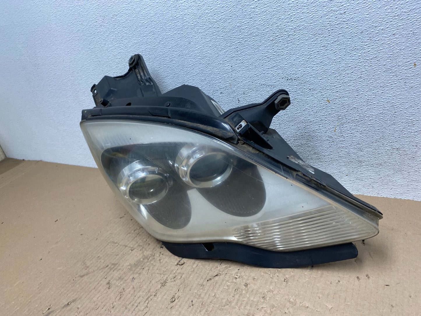 2007-2012 Gmc Acadia Halogen Headlight Right Passenger Side AE8895 DW1