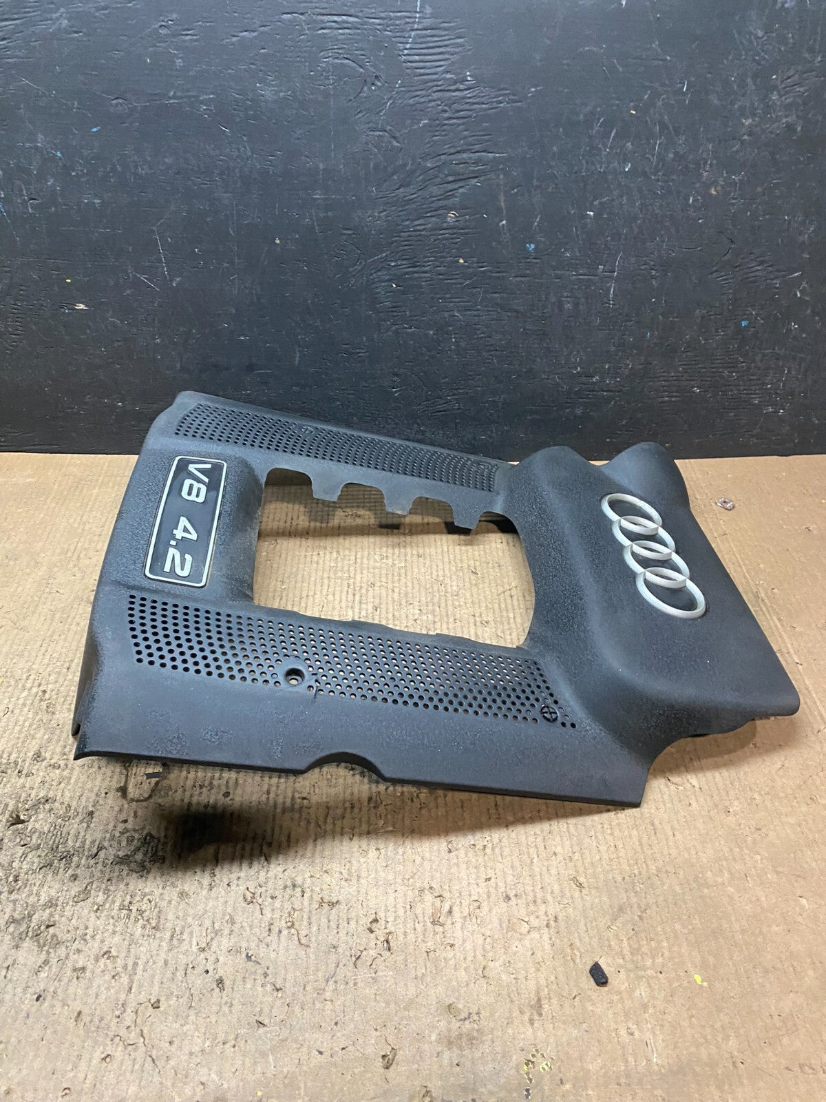 2000 2001 2002 Audi A8 4.2L Center Engine Cover H6922 PS2
