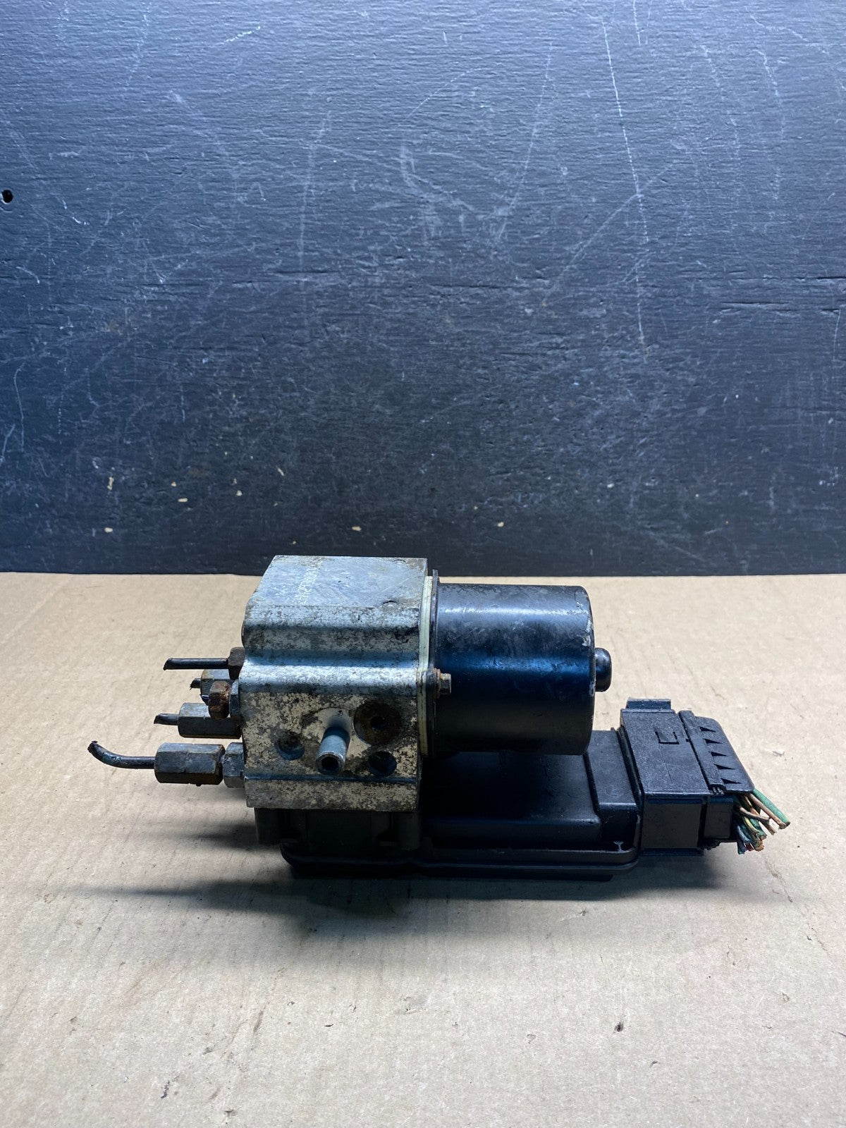 2004 2007 Ford E250 E350 Econoline Anti-Lock ABS Antilock Brake Pump ag9679 DG4