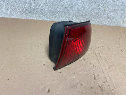 2000 to 2002 Chevrolet Cavalier Right Passenger  Side Tail Light OEM R5561 DW1