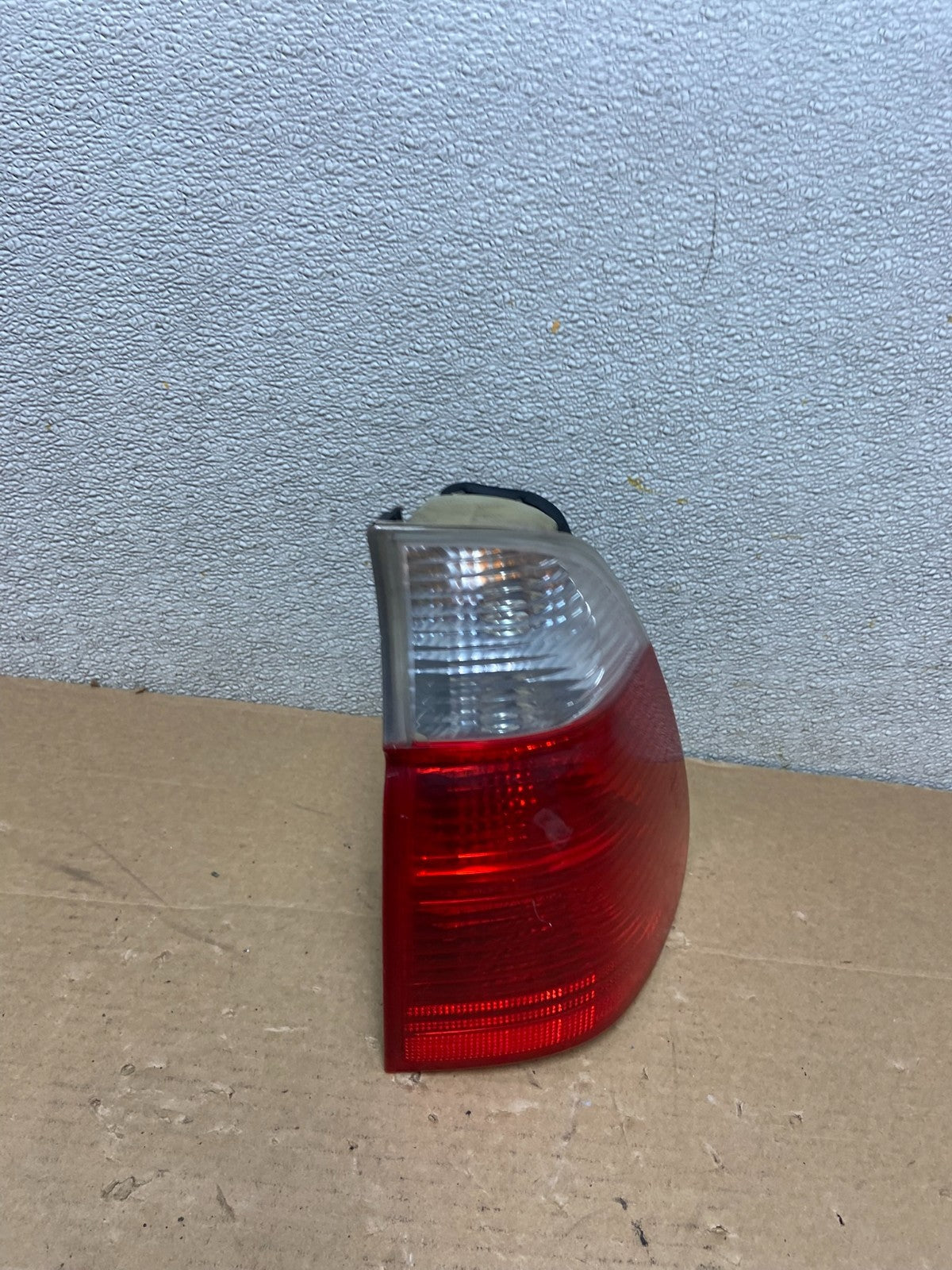 2004 2005 2006 BMW E53 X5 Right Passenger Rh Side Tail Light Oem AB4462 LK2