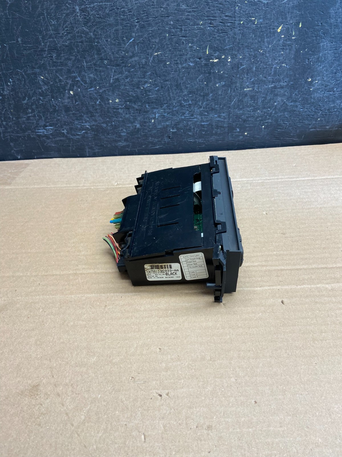 1998 to 2002 Ford Crown Victoria Marquis A/C Heater Climate Control AG4996 DG1