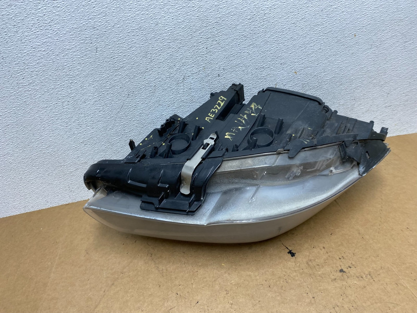 2011 2012 2013 BMW 5 F10 Right Passenger RH Halogen Headlight AE3229 DW13