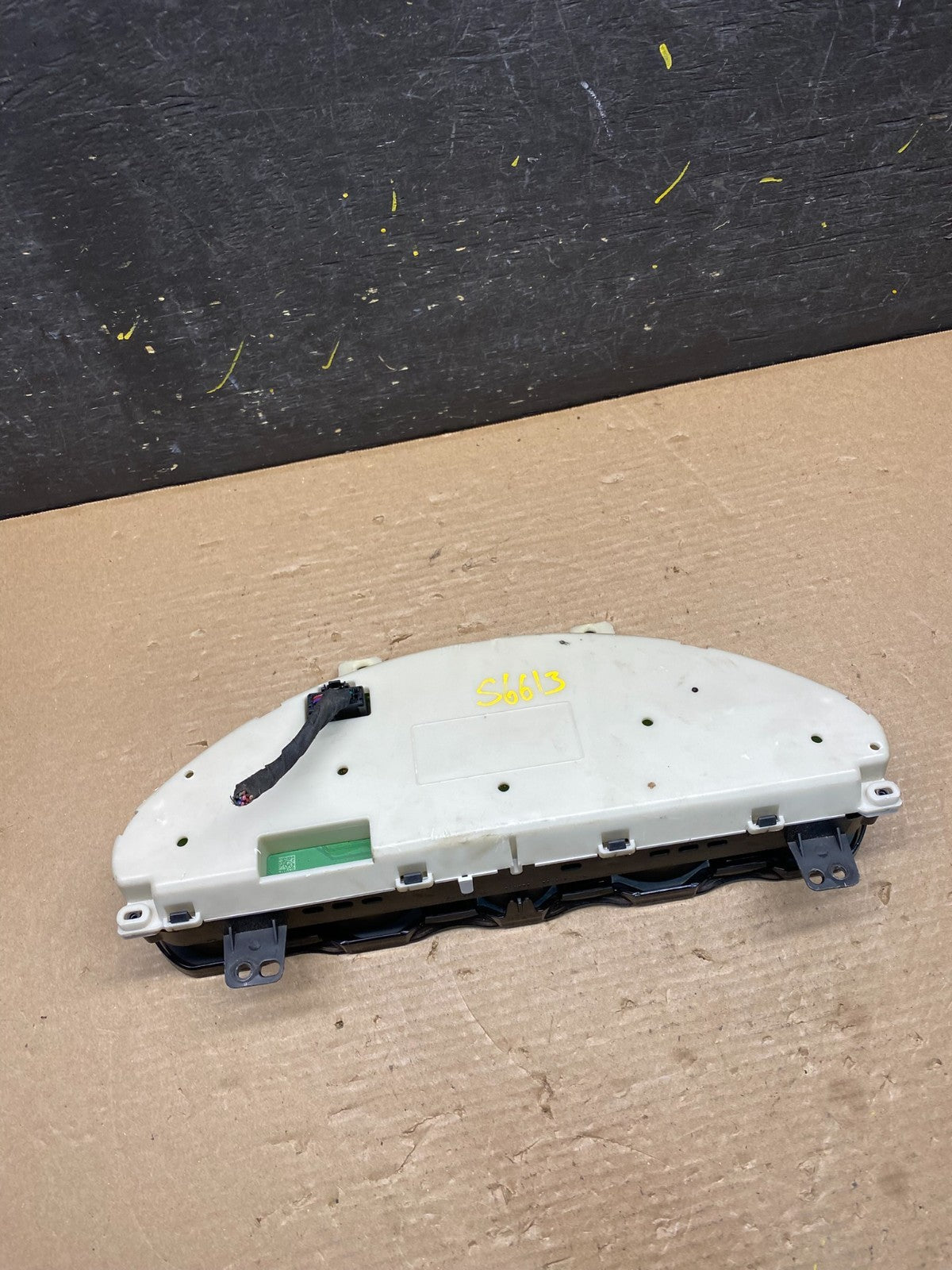 2008 to 2012 Buick Enclave Instrument Gauge Cluster Speedometer S6613 DG4