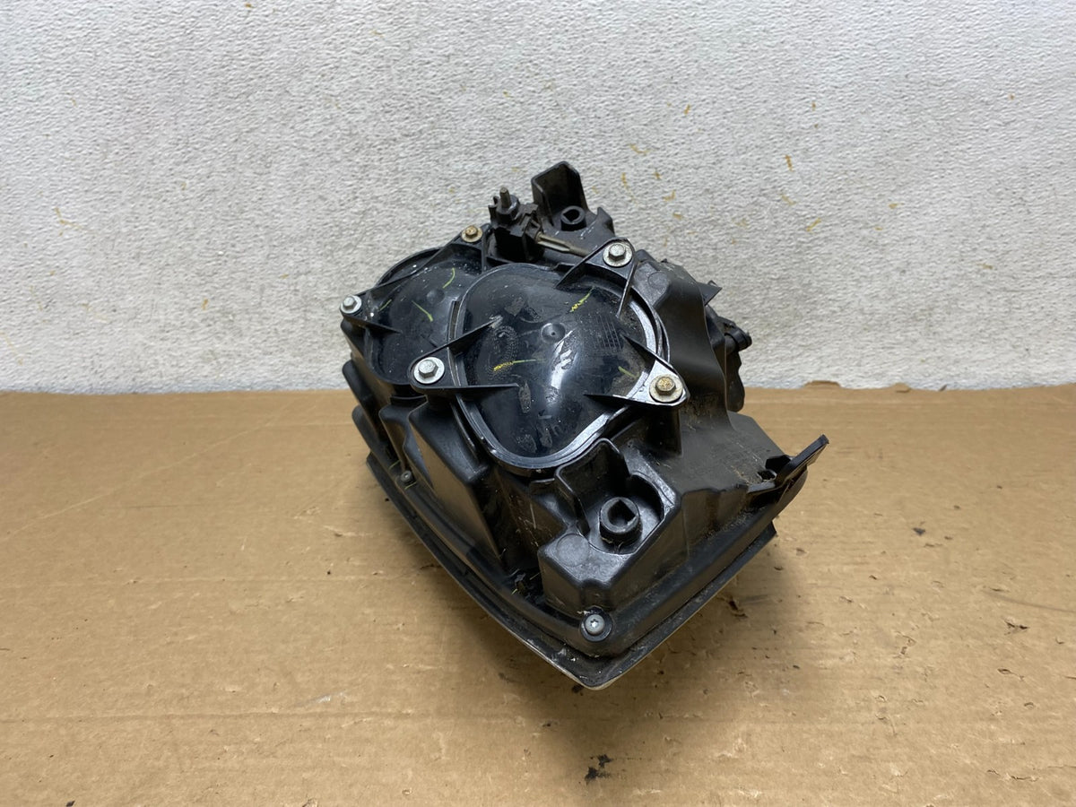 Halogen 2008 to 2014 Cadillac CTS Headlight Right Passenger Rh AH8530 DW8
