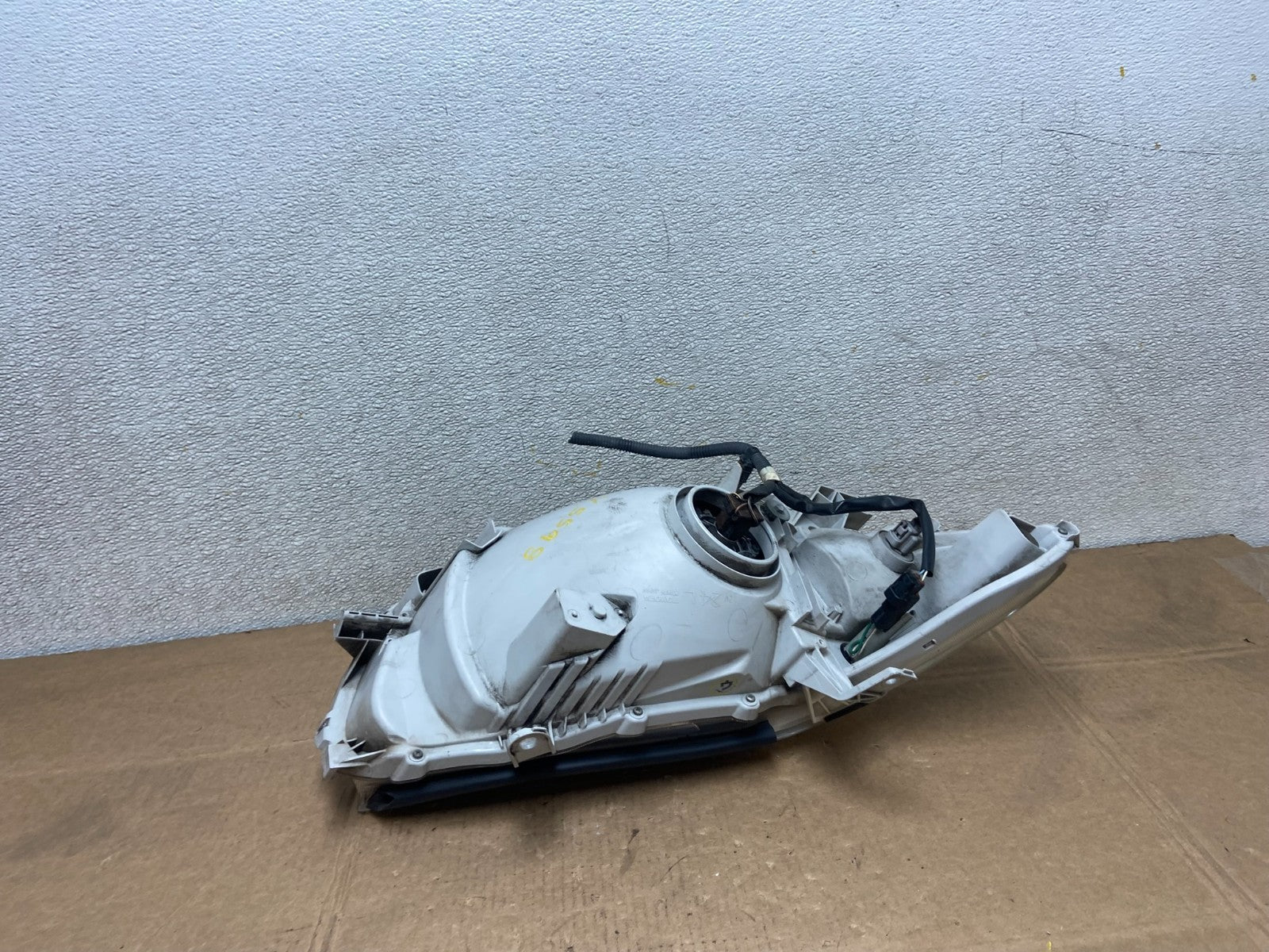 2008 - 2010 Toyota Highlander Hybrid Left Driver Blue Halogen Headlight Y5598 DG4