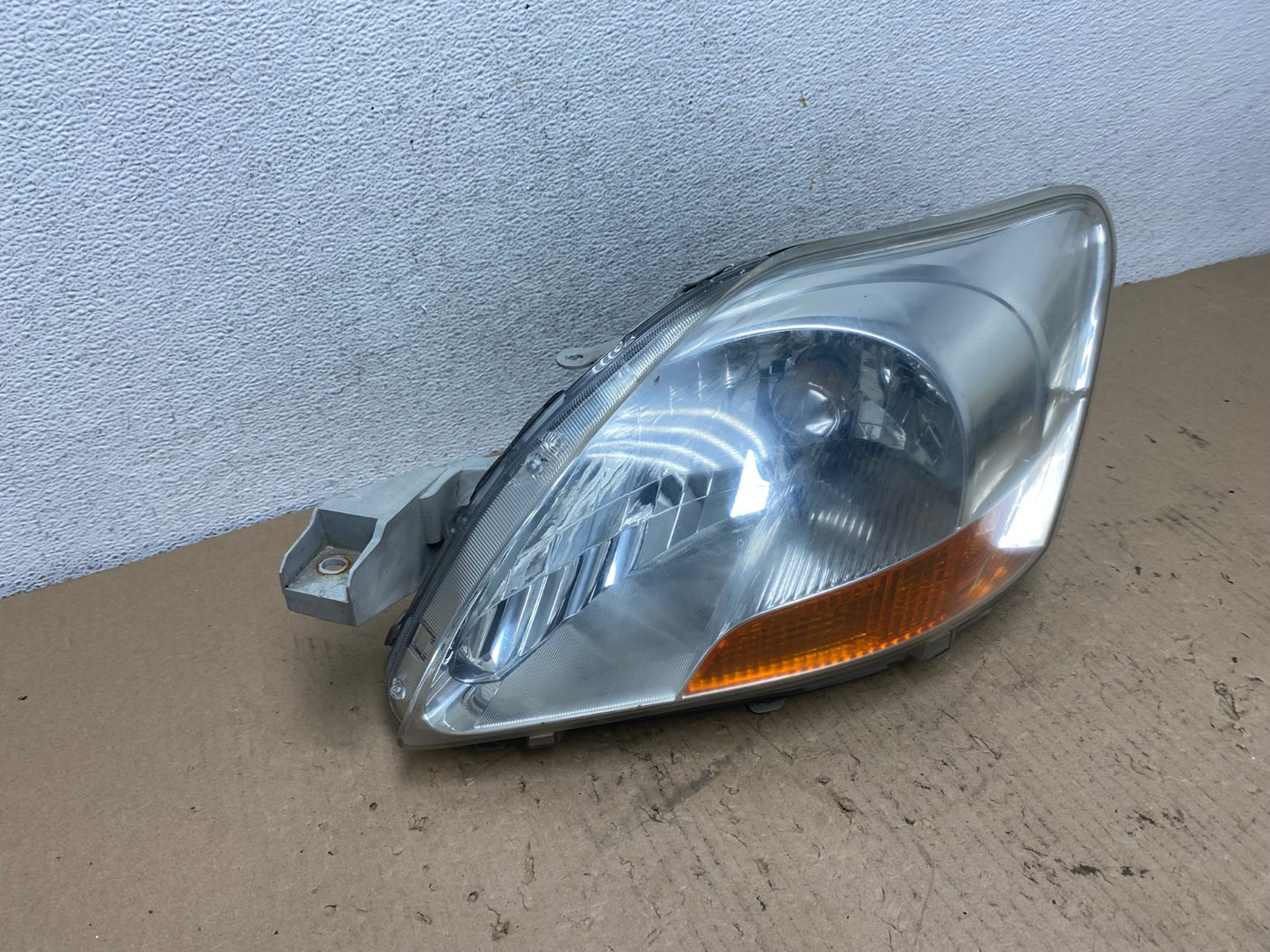 2007 2008 2009 Toyota Yaris Left Driver LH Halogen Headlight AF4240 LK2