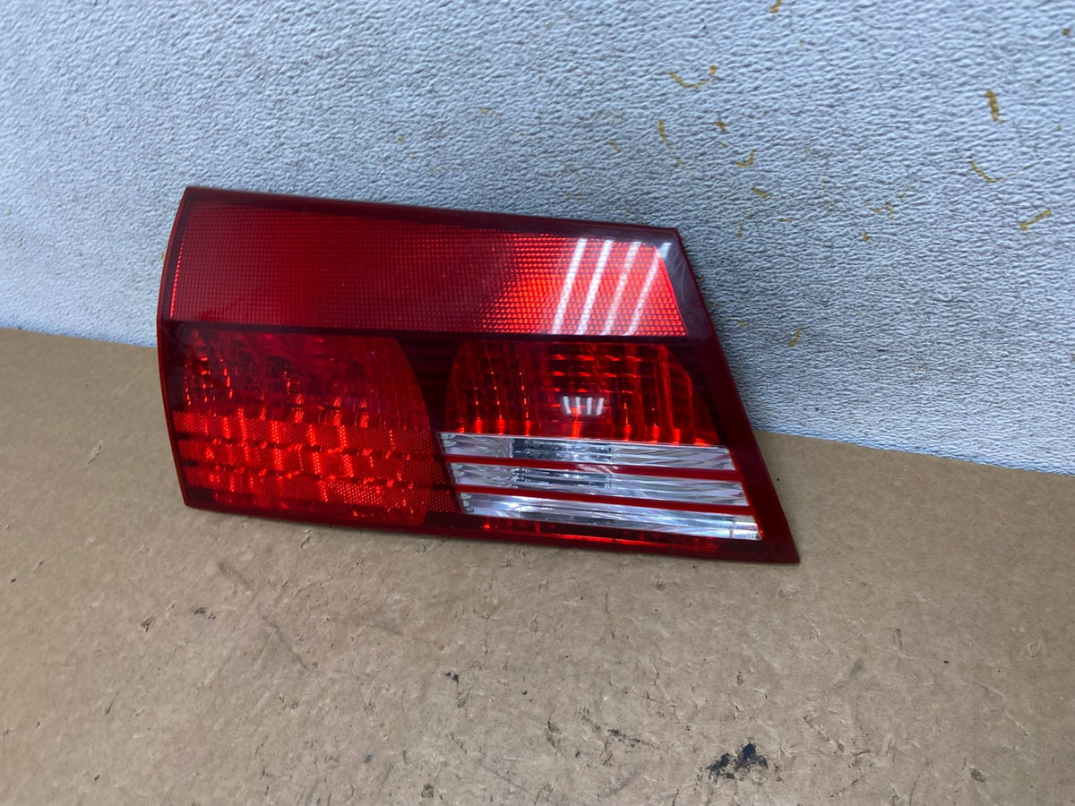 2004 - 2005 Toyota Sienna Left Driver LH Side Inner Tail Light AI3725 LK1