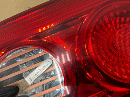 2006 to 2010 Toyota Sienna Right Passenger Rh Inner Tail Light AG9183 LK3