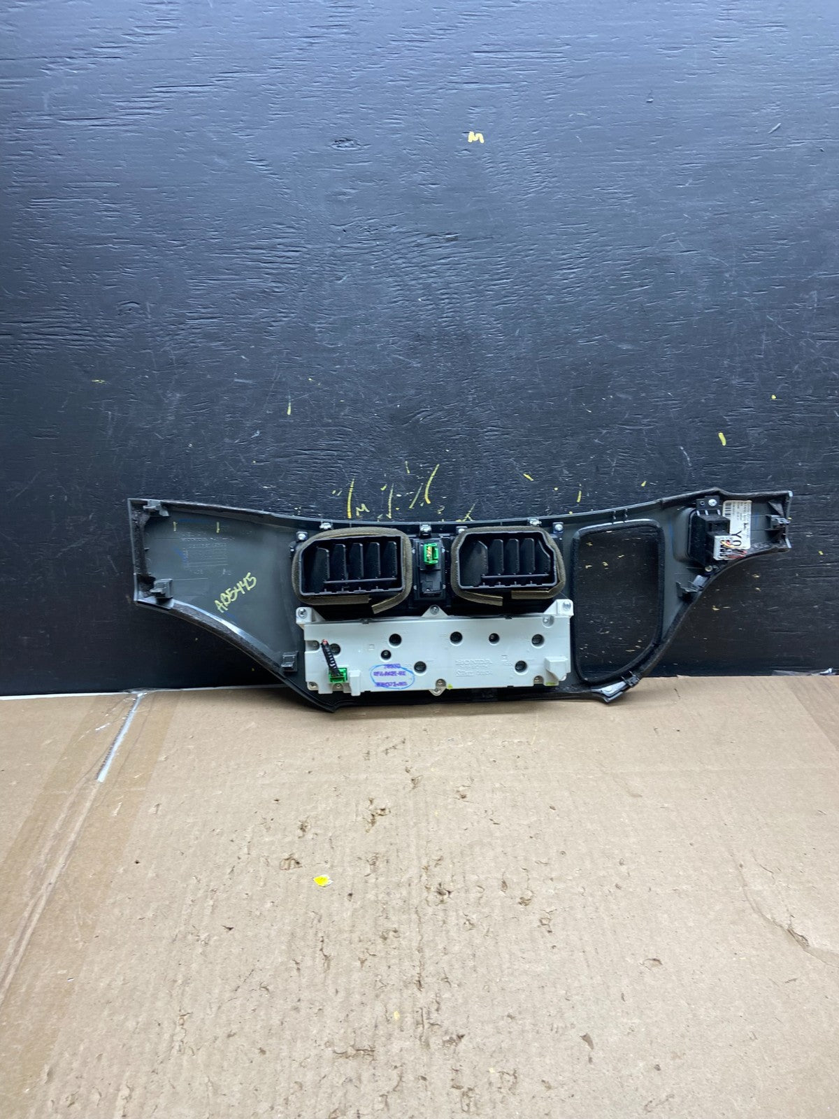 2005 to 2010 Honda Odyssey  Radio Climate Control Dash Trim Bezel AB5445 DG3