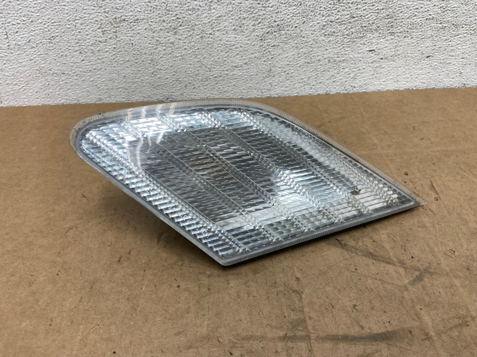 2000 2001 2002 Toyota Avalon Right Passenger Side Inner Tail Light AD6305 LK0