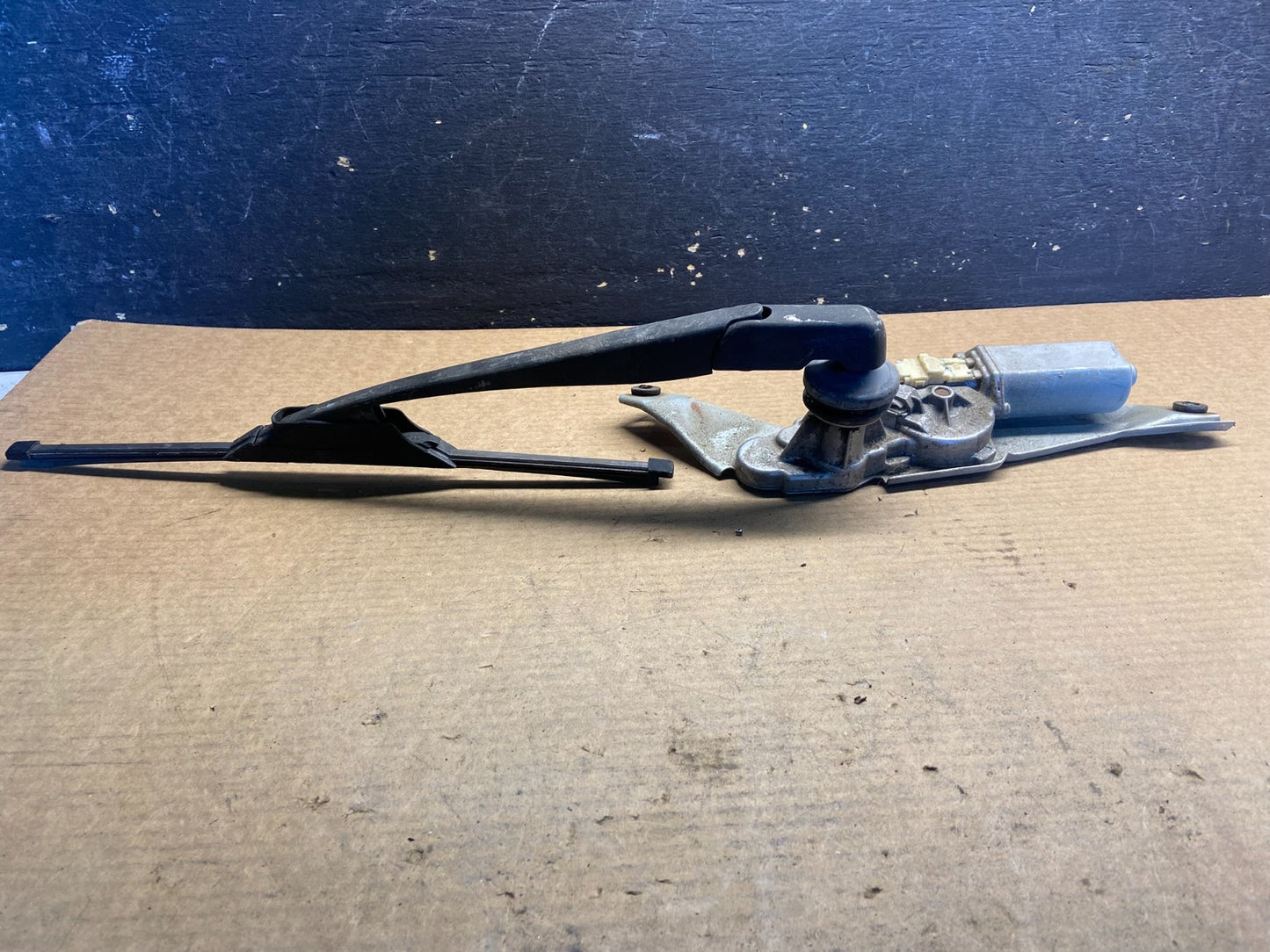 2003 to 2008 Honda Pilot Rear Wiper Motor AA06643