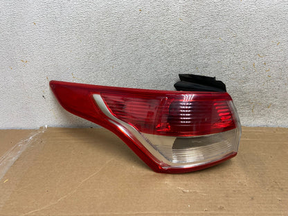2013 to 2016 Ford Escape Left Driver LH Side Tail Light AH8326 LK0