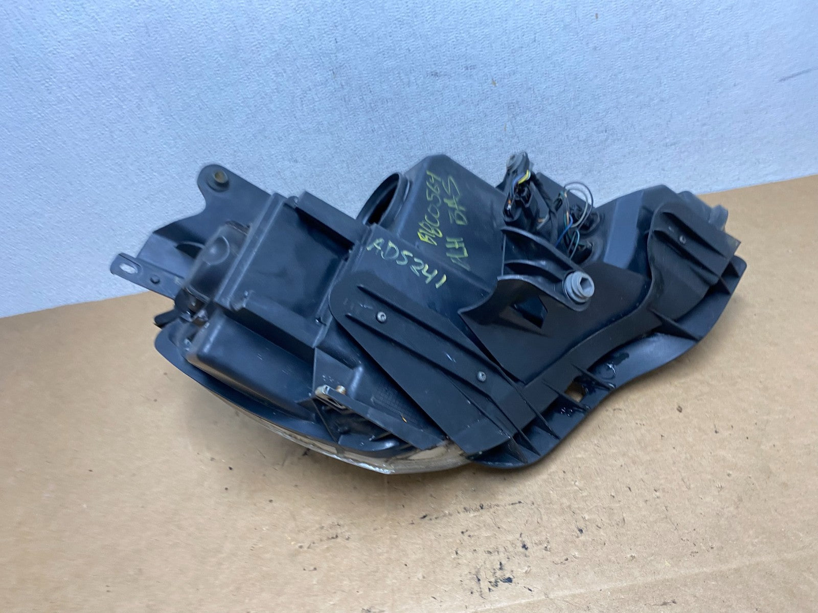 2007 to 2012 Gmc Acadia Halogen Headlight Left Driver LH Side AD5241 DW8